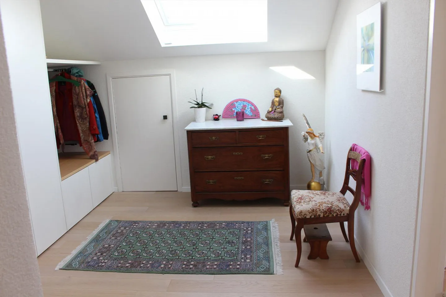 Spacious 2.5-Room Penthouse Apartment (90 m2) Near the Lake - Photo 11 of 17