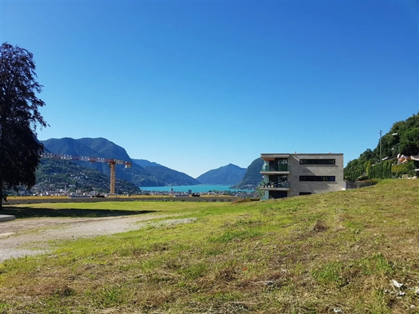 Looking for a modern 2.5-room apartment on the 3rd floor - Photo 2 of 9