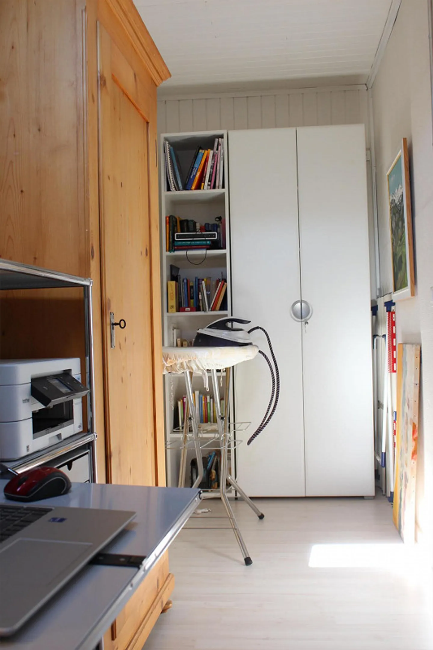 Spacious 2.5-Room Penthouse Apartment (90 m2) Near the Lake - Photo 12 of 17