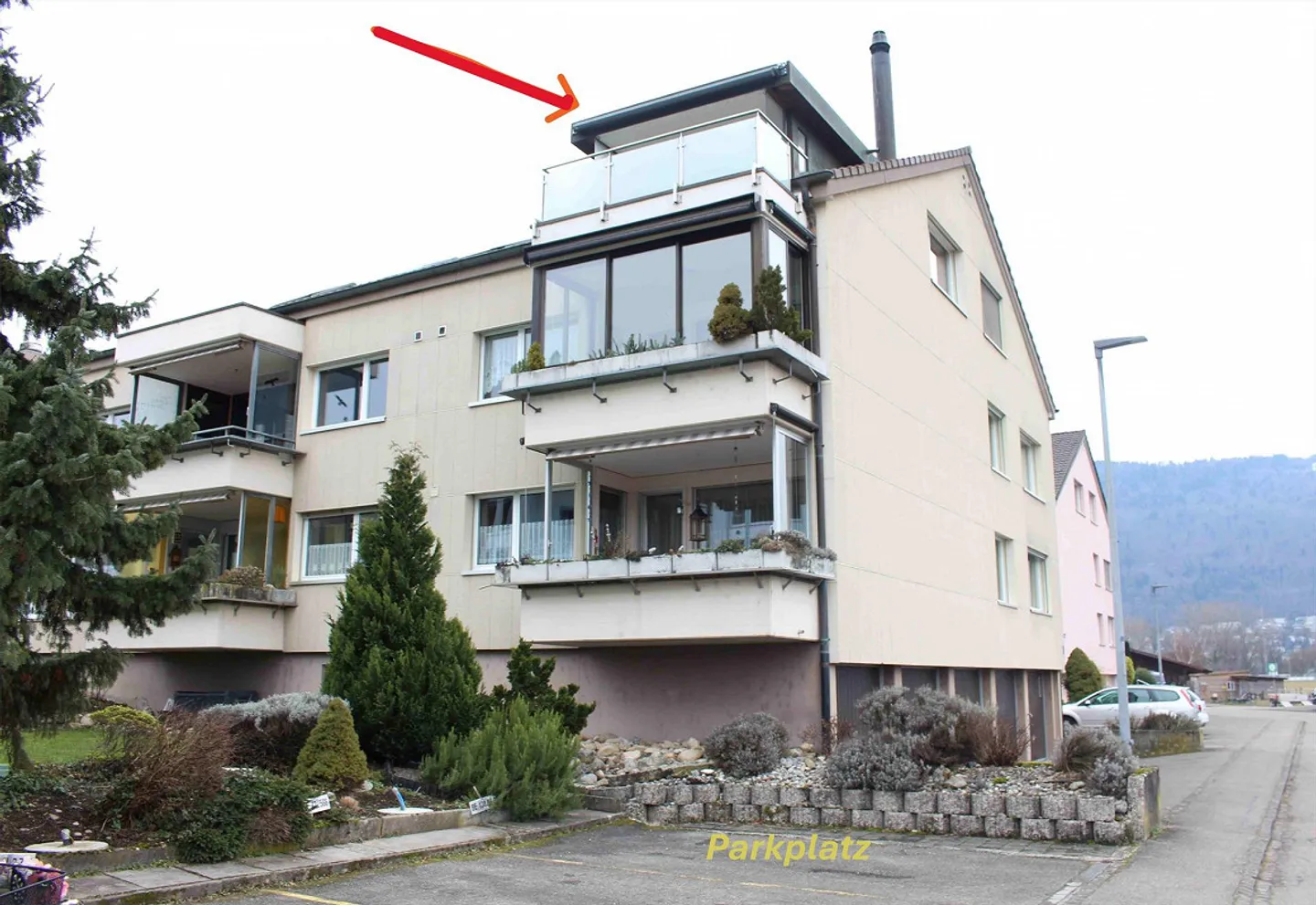 Spacious 2.5-Room Penthouse Apartment (90 m2) Near the Lake - Photo 14 of 17