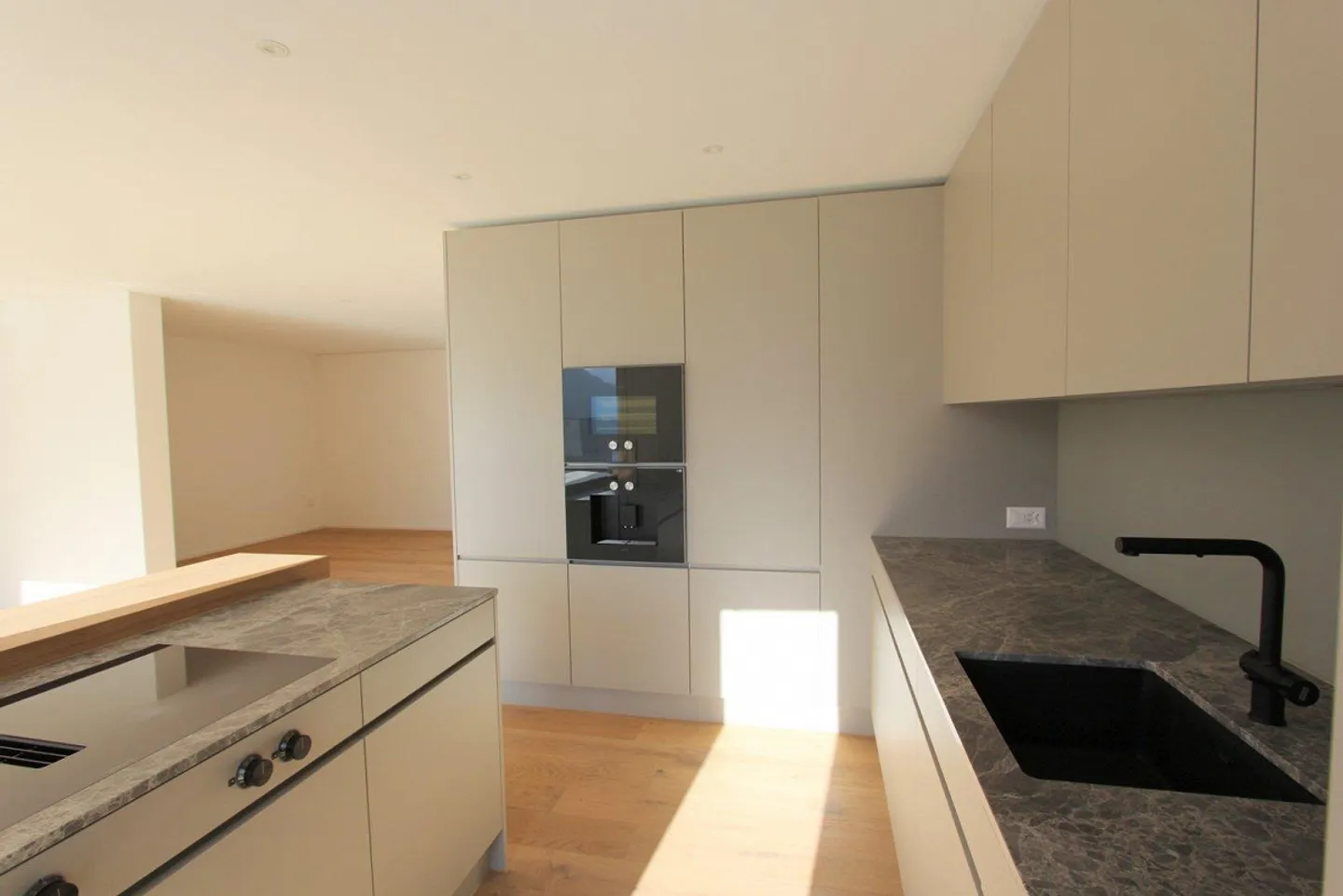 Extravagant Living - with panoramic view! - Photo 5 of 12