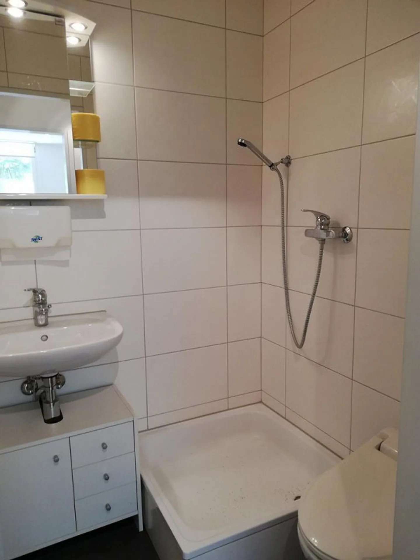 Salle de bricolage avec confort - Chauffage au sol et installations sanitaires - Photo 6 sur 6