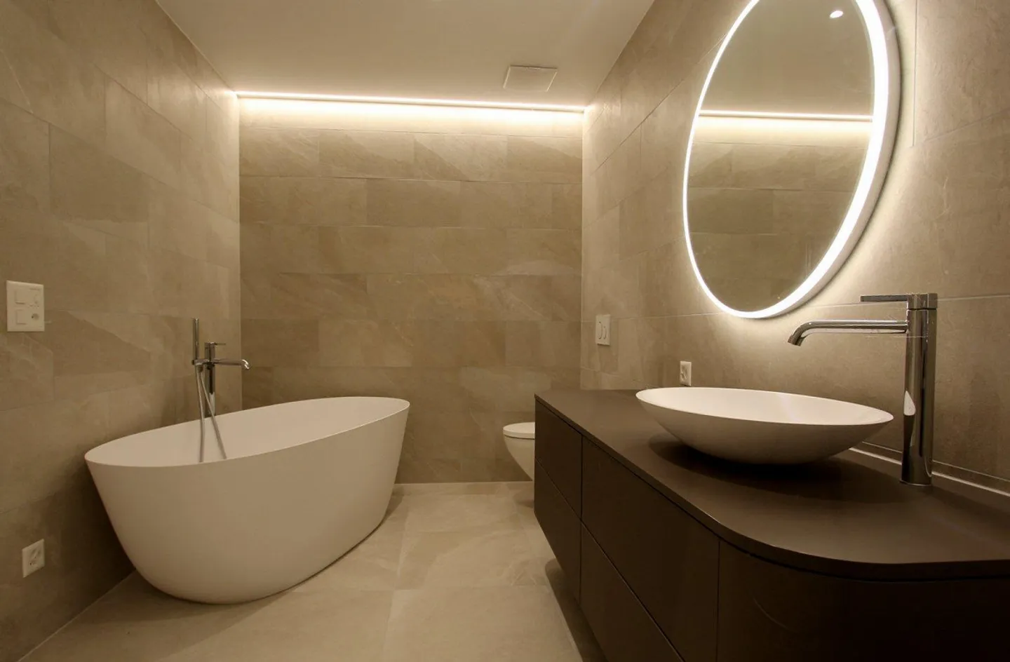 Extravagant Living - with panoramic view! - Photo 6 of 12