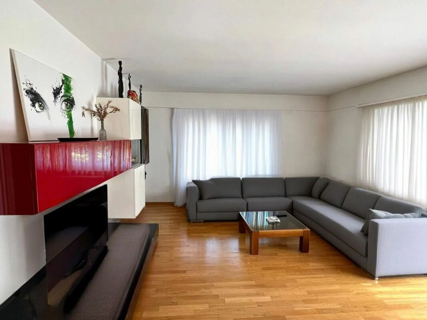 Single-family/duplex house with garden and garage - Photo 3 of 14