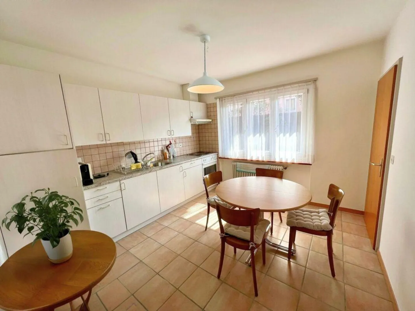 Single-family/duplex house with garden and garage - Photo 8 of 14