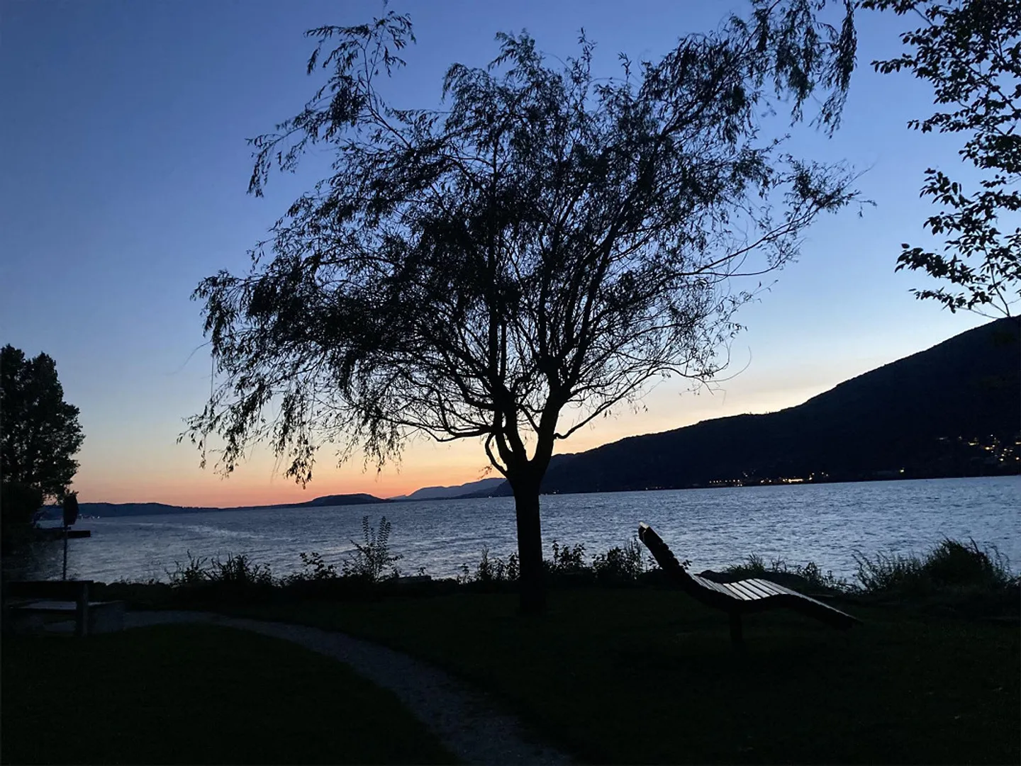 Spacious 2.5-Room Penthouse Apartment (90 m2) Near the Lake - Photo 17 of 17