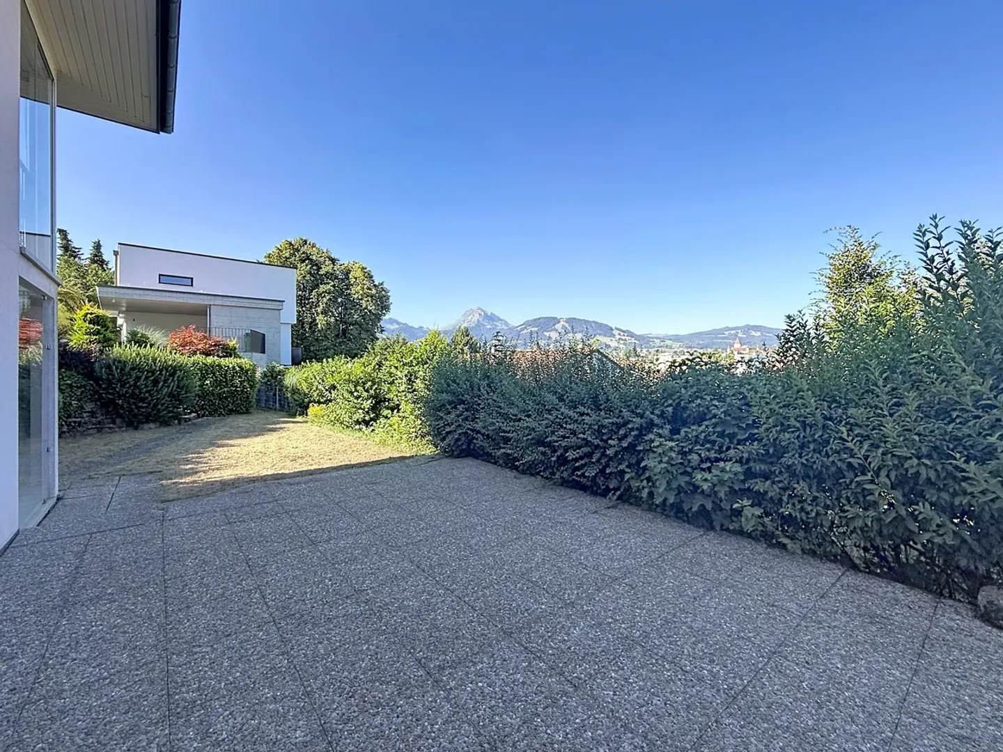 Appartement Charmant avec Jardin - Photo 2 sur 8