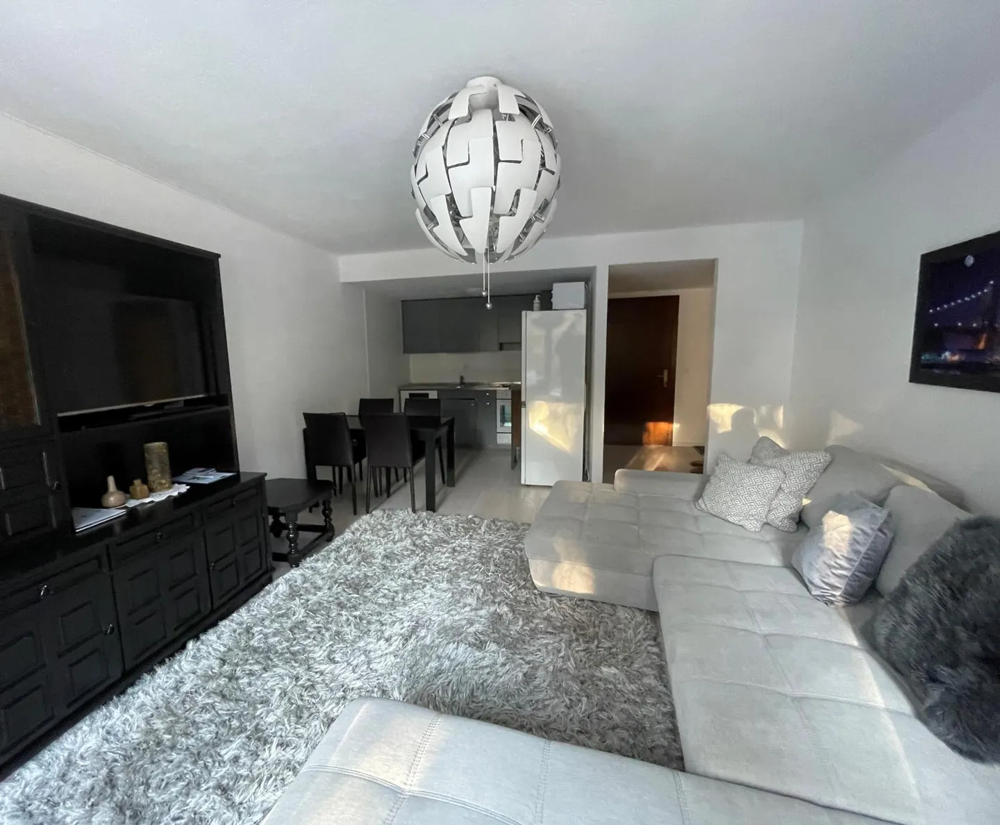 In the heart of Crans, just steps from all your desires - Photo 3 of 11