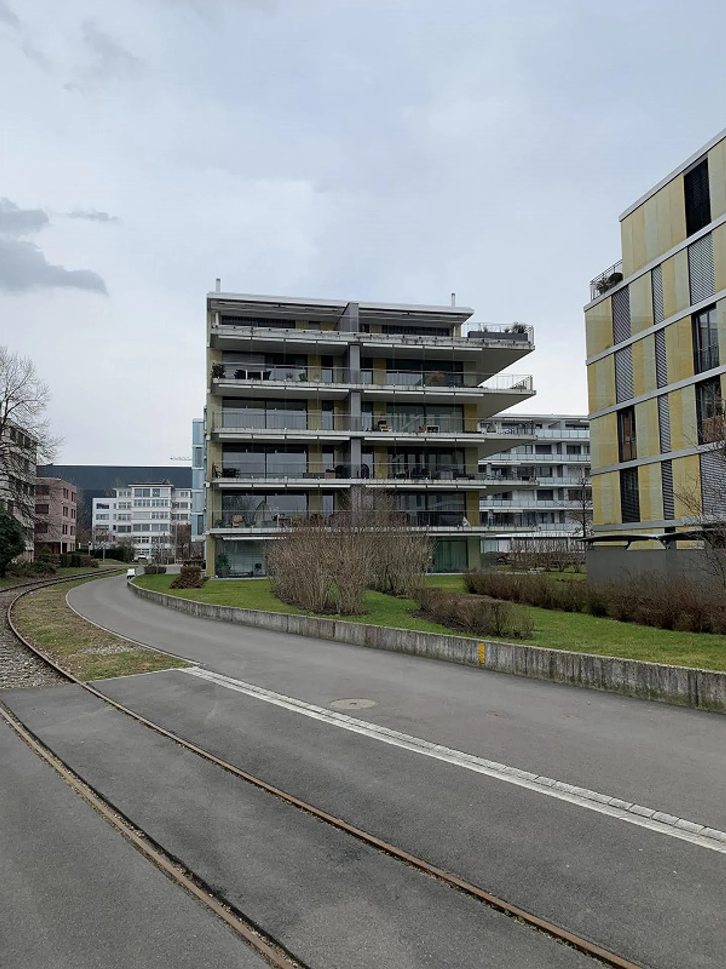 Appartamento spazioso e luminoso di 3,5 stanze (112 m2) - Foto 30 di 30