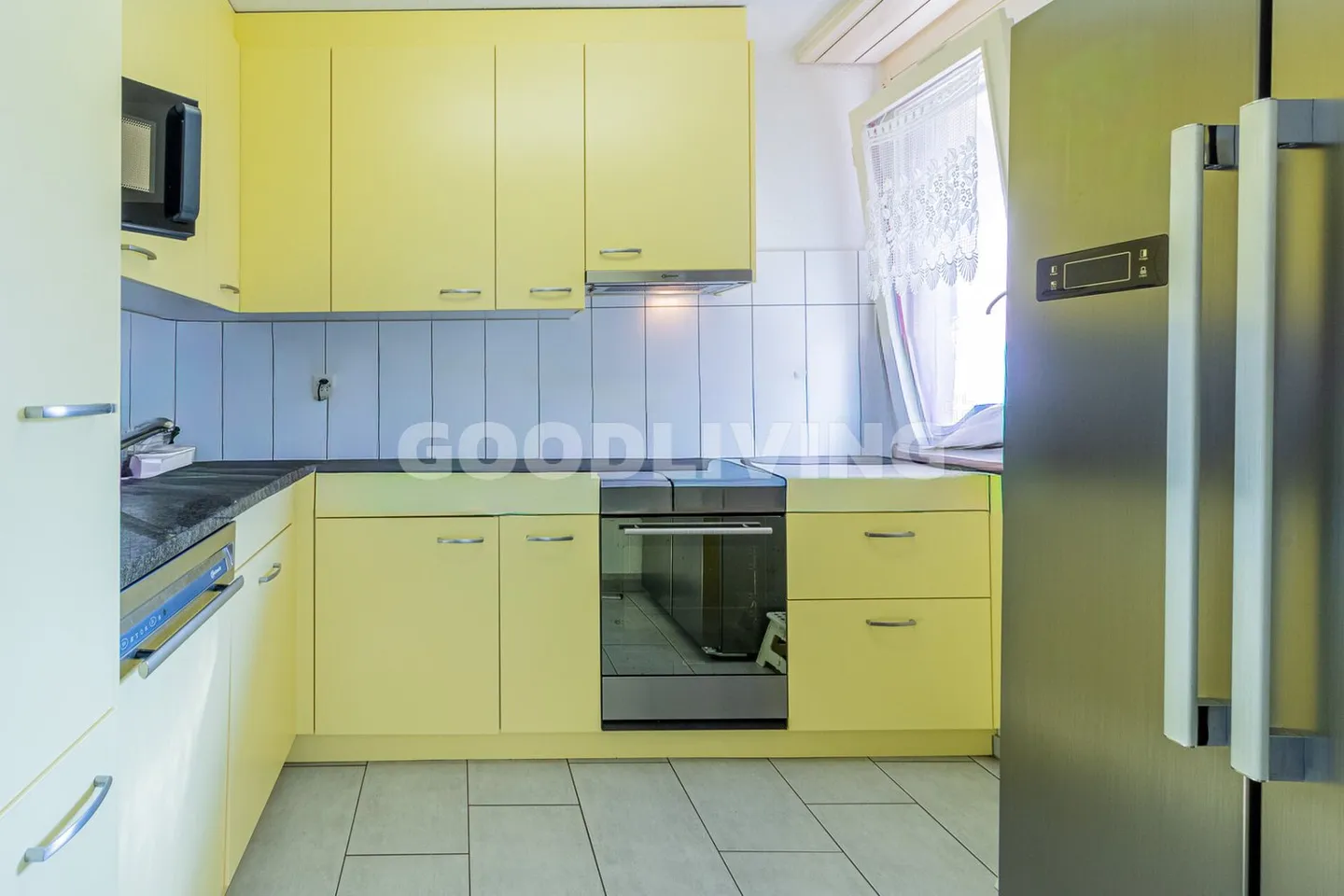 Stylish Duplex with Stunning Views - Photo 2 of 9