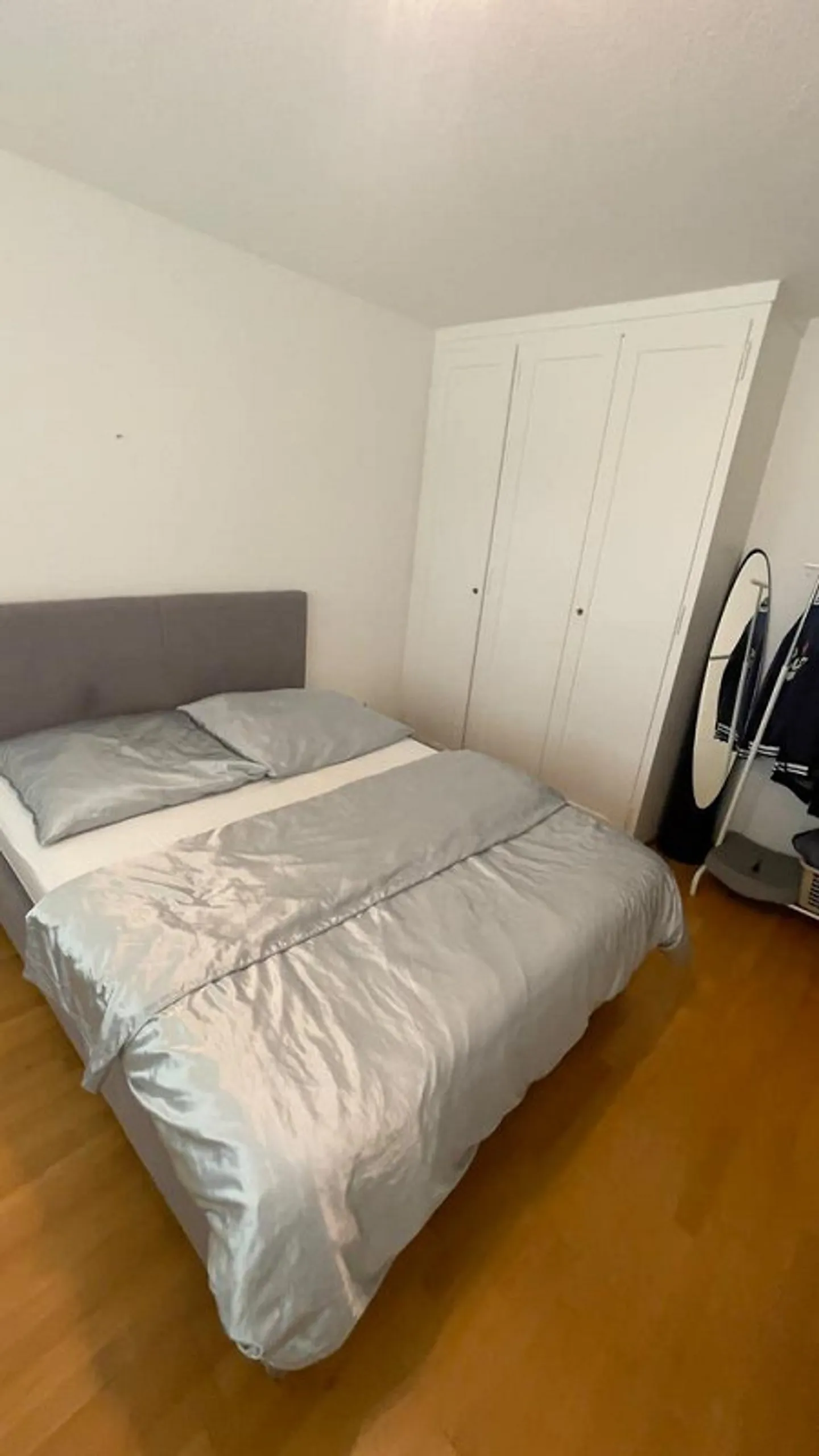 Appartamento centrale con 2 camere da letto in affitto - Foto 5 di 7