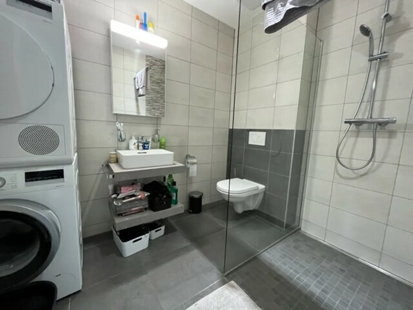 Appartement lumineux 2,5 pièces - Photo 2 sur 7