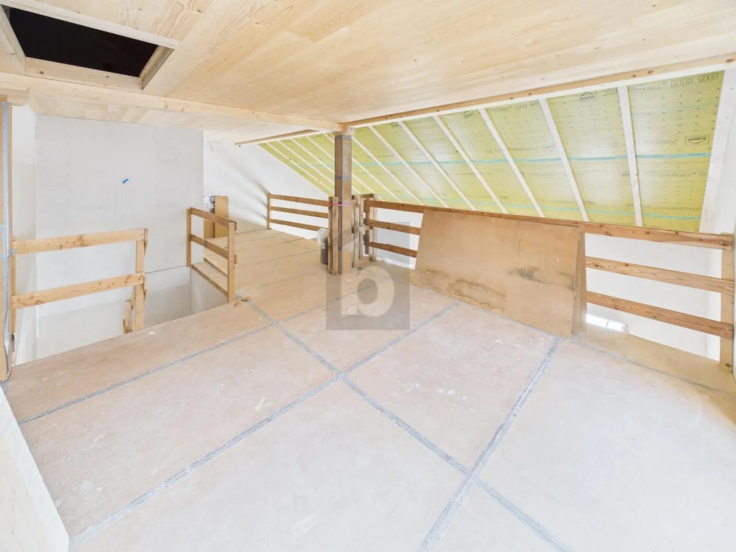 MODERN, SUSTAINABLE, CLOSE TO NATURE, WITH GALLERY - Photo 5 of 6