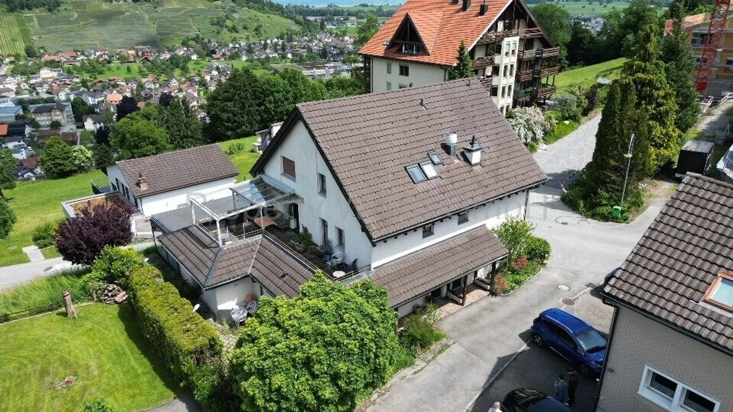 Maison individuelle avec caractère et potentiel avec 444 m2 supplémentaires L - Photo 1 sur 12