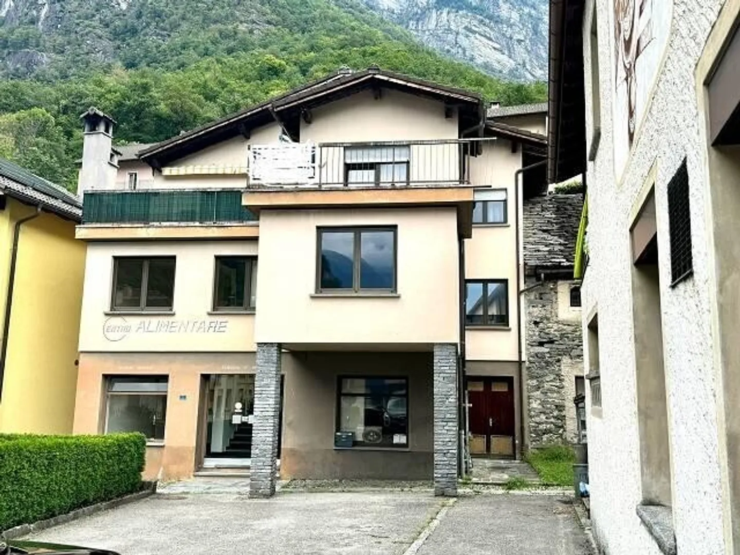 Charmantes Einfamilienhaus mit Laden - Foto 1 von 13