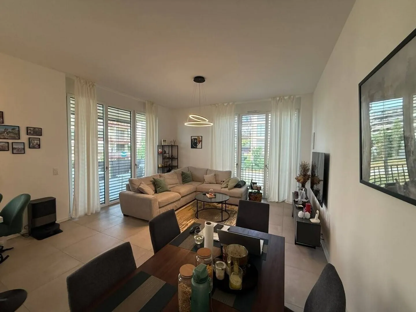 Magnificent 3.5 rooms with a large balcony - Photo 2 of 8