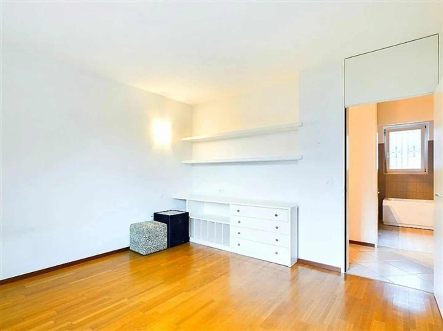 Exclusive Villa in Biasca - Living in the Heart of Ticino - Photo 17 of 20