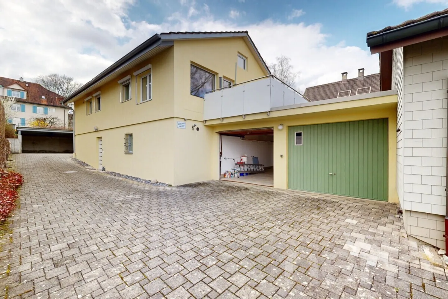 Single-family house with a separate apartment in a quiet but central location - Photo 12 of 12