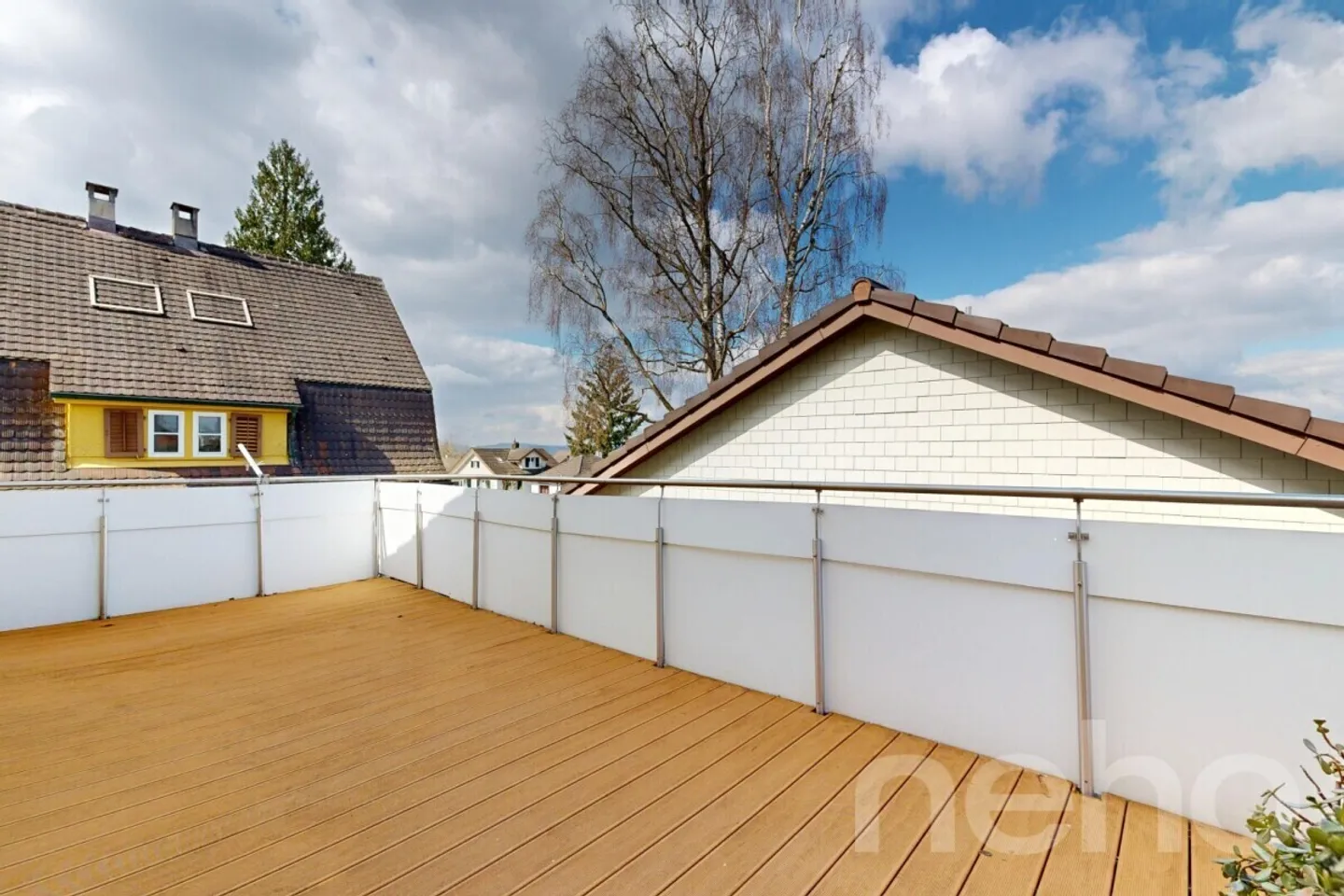 Single-family house with a separate apartment in a quiet but central location - Photo 1 of 12