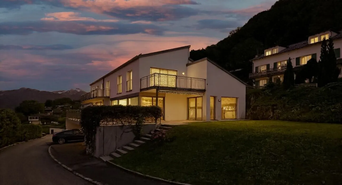 Luxurious architect-designed villa with breathtaking 180° view of Lake Geneva! - Photo 1 of 26