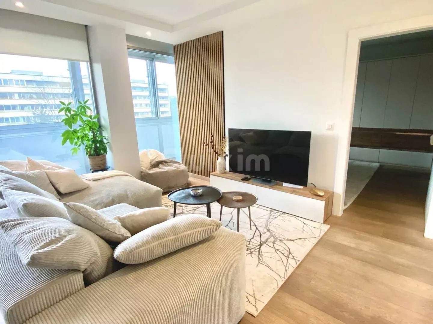 Appartement rénové avec vue - Photo 2 sur 5