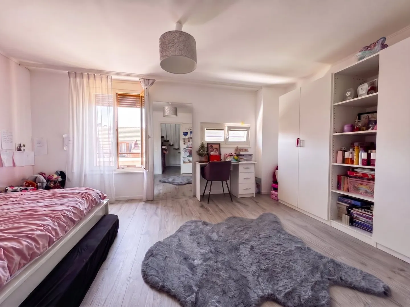 Raro! Attico triplex ristrutturato di 6 locali, vicino al centro - Foto 10 di 13