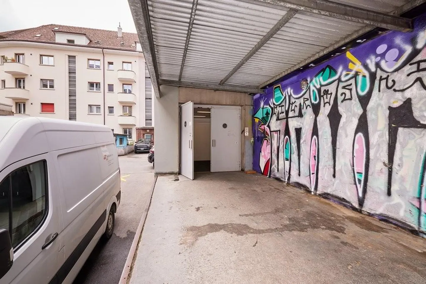 Pratico magazzino di 45m2 in affitto a Berna - Foto 2 di 6