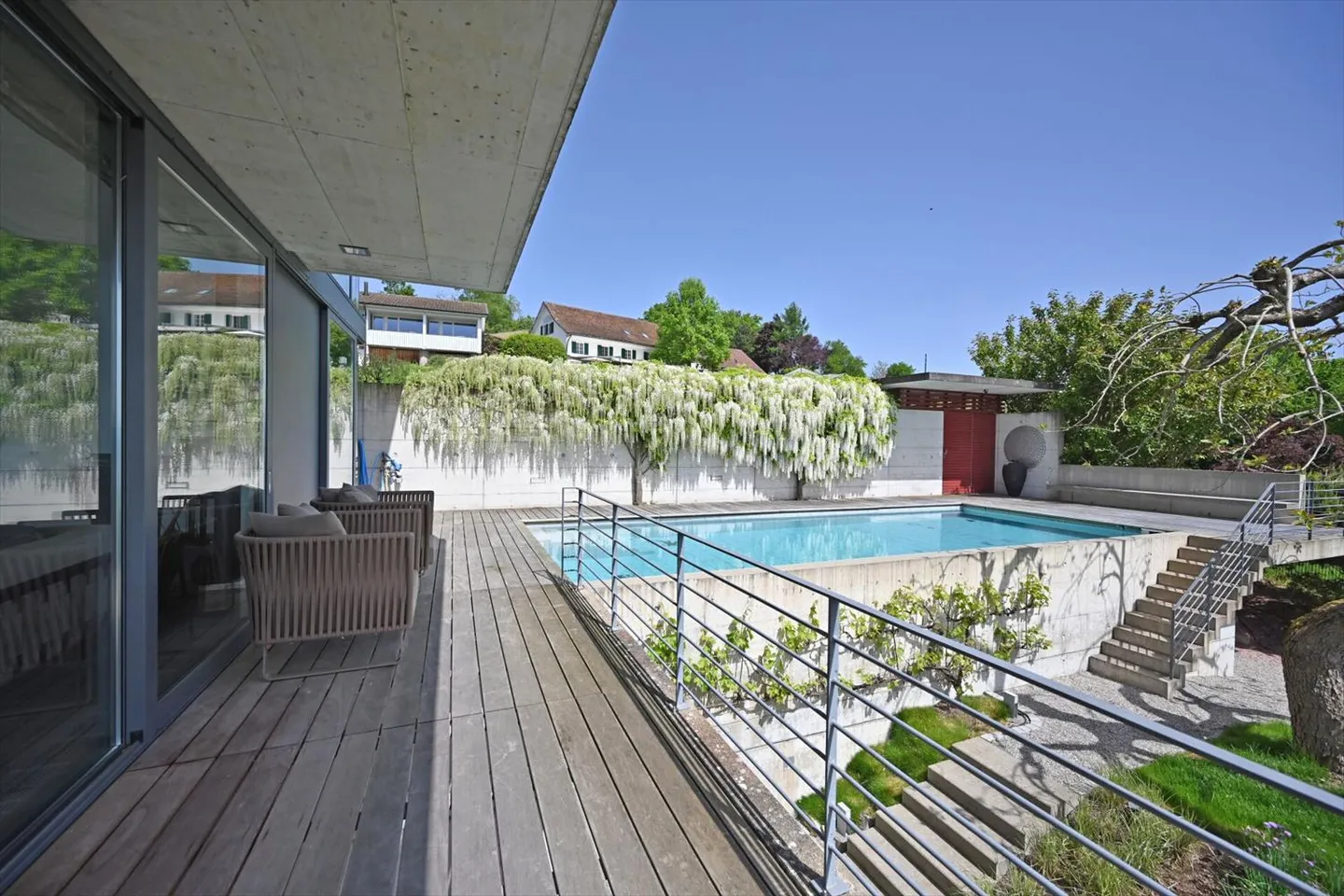 Exklusiv über dem Murtensee - Villa mit Urlaubsflair - Foto 1 von 12