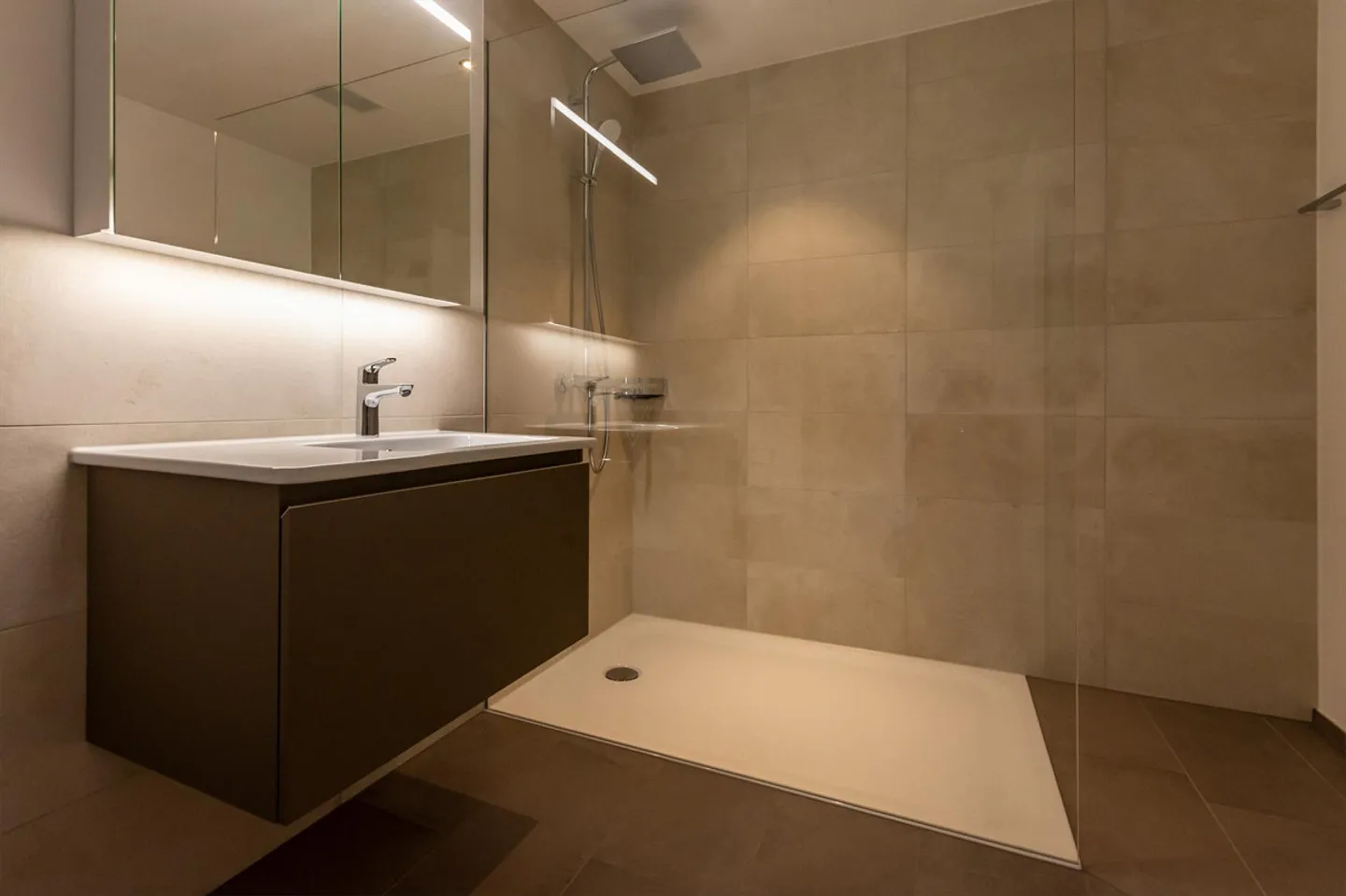 Newly built apartment - Photo 5 of 12