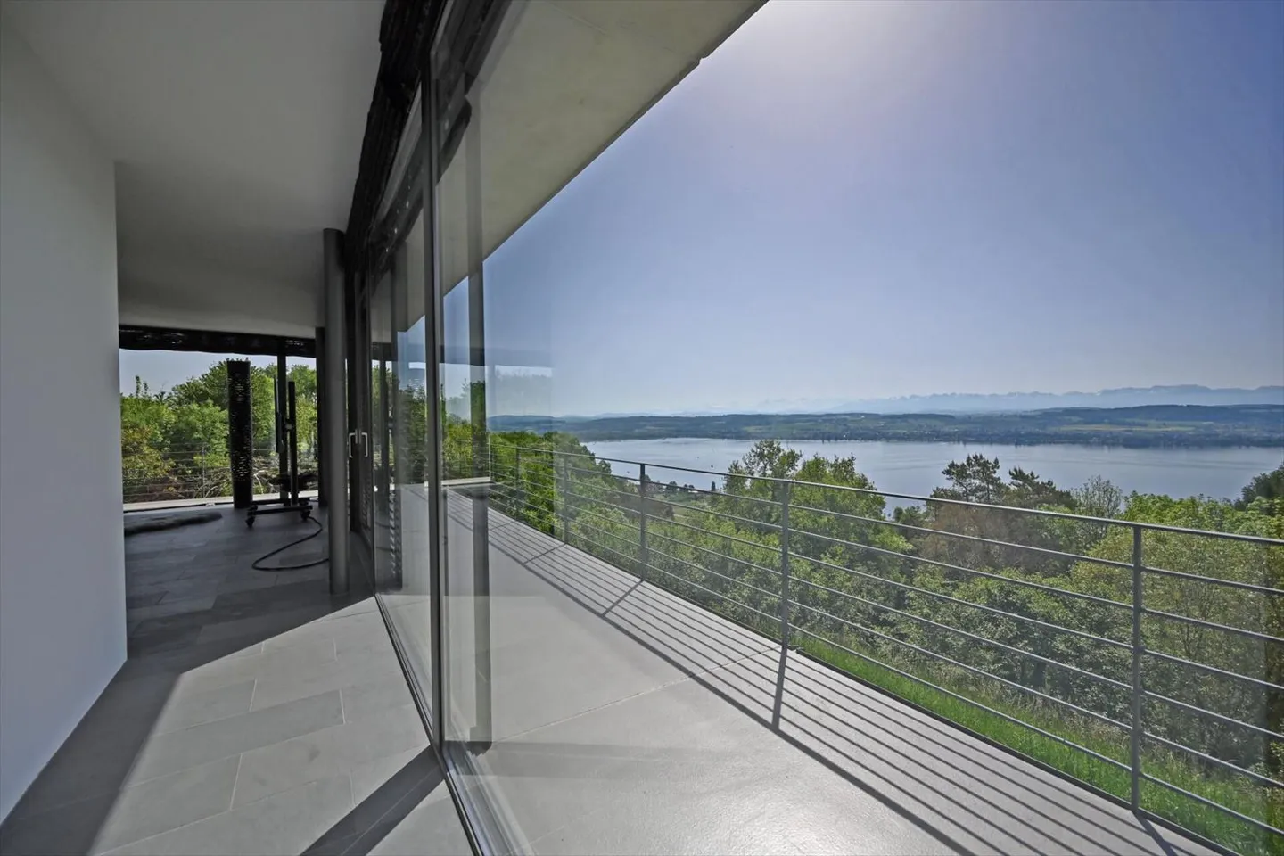 Exklusiv über dem Murtensee - Villa mit Urlaubsflair - Foto 7 von 12