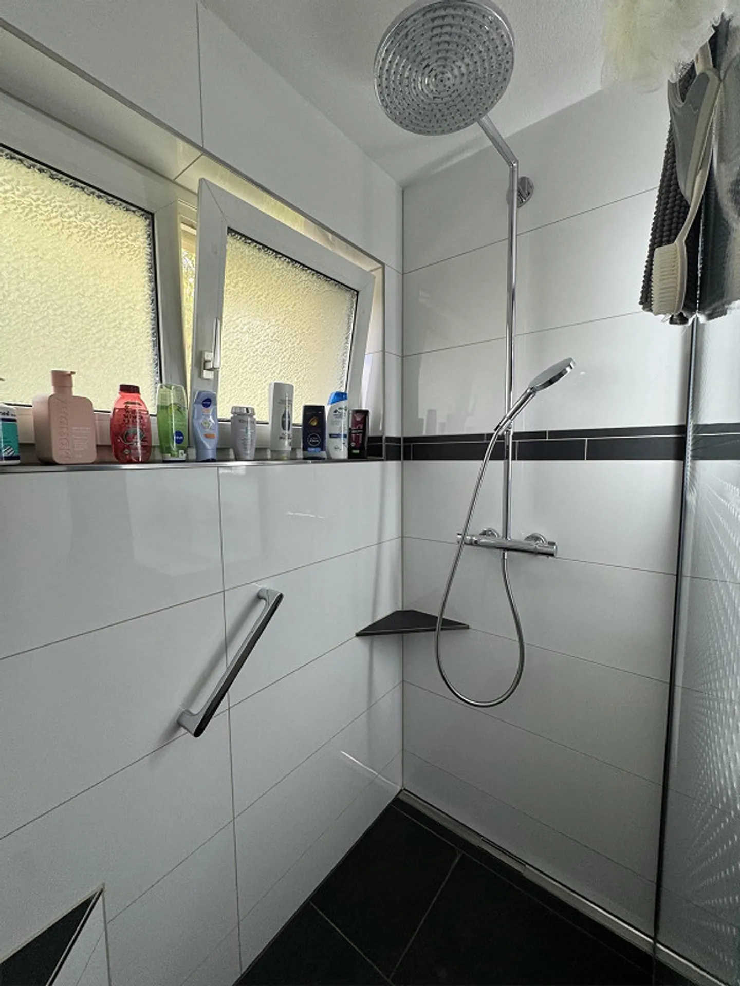 Appartamento 4.5 stanze attraente, recentemente ristrutturato - Foto 11 di 14
