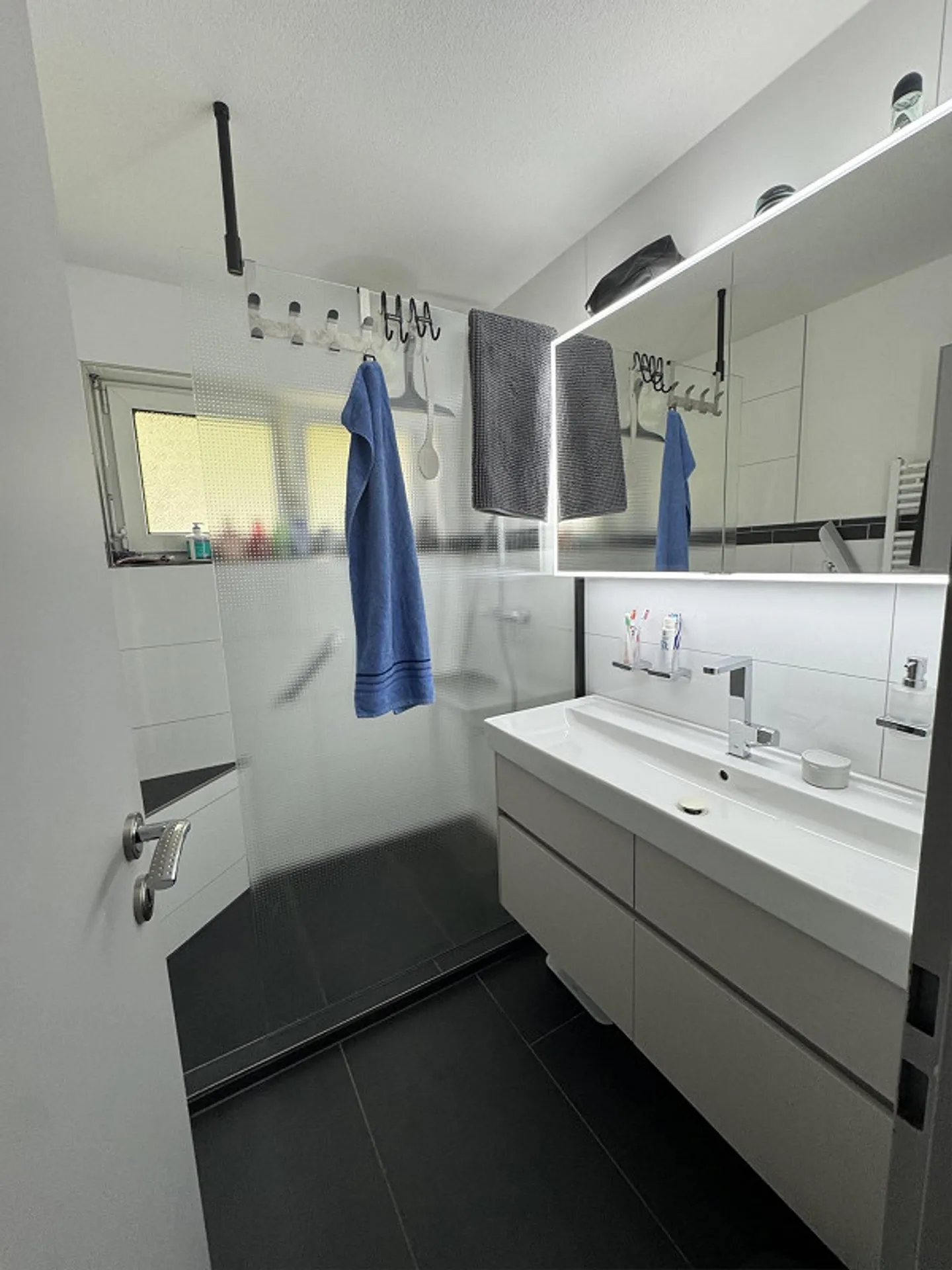 Appartamento 4.5 stanze attraente, recentemente ristrutturato - Foto 12 di 14