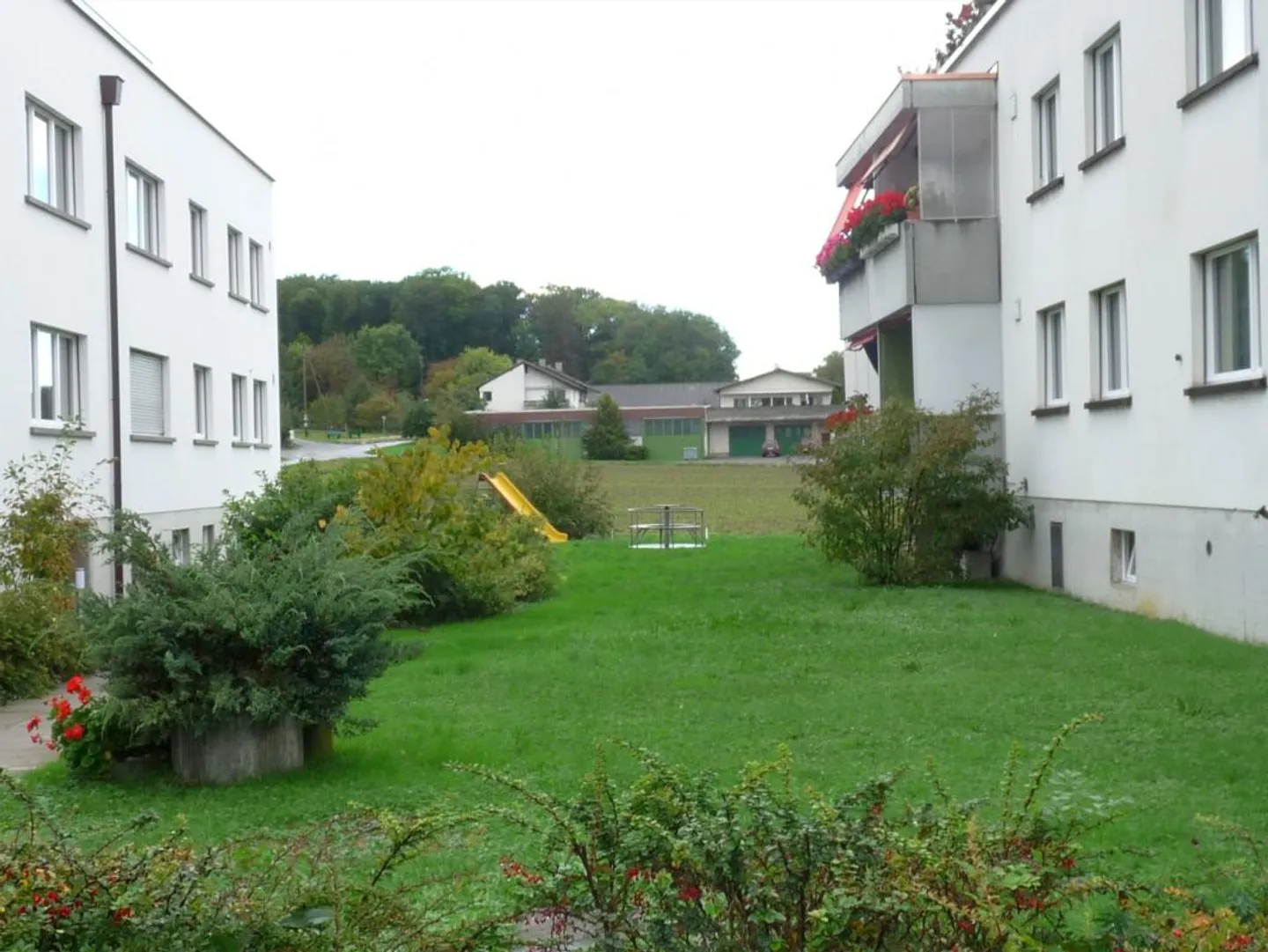 Appartement 4 pièces dans le vert et directement à côté de l'école - Photo 12 sur 12
