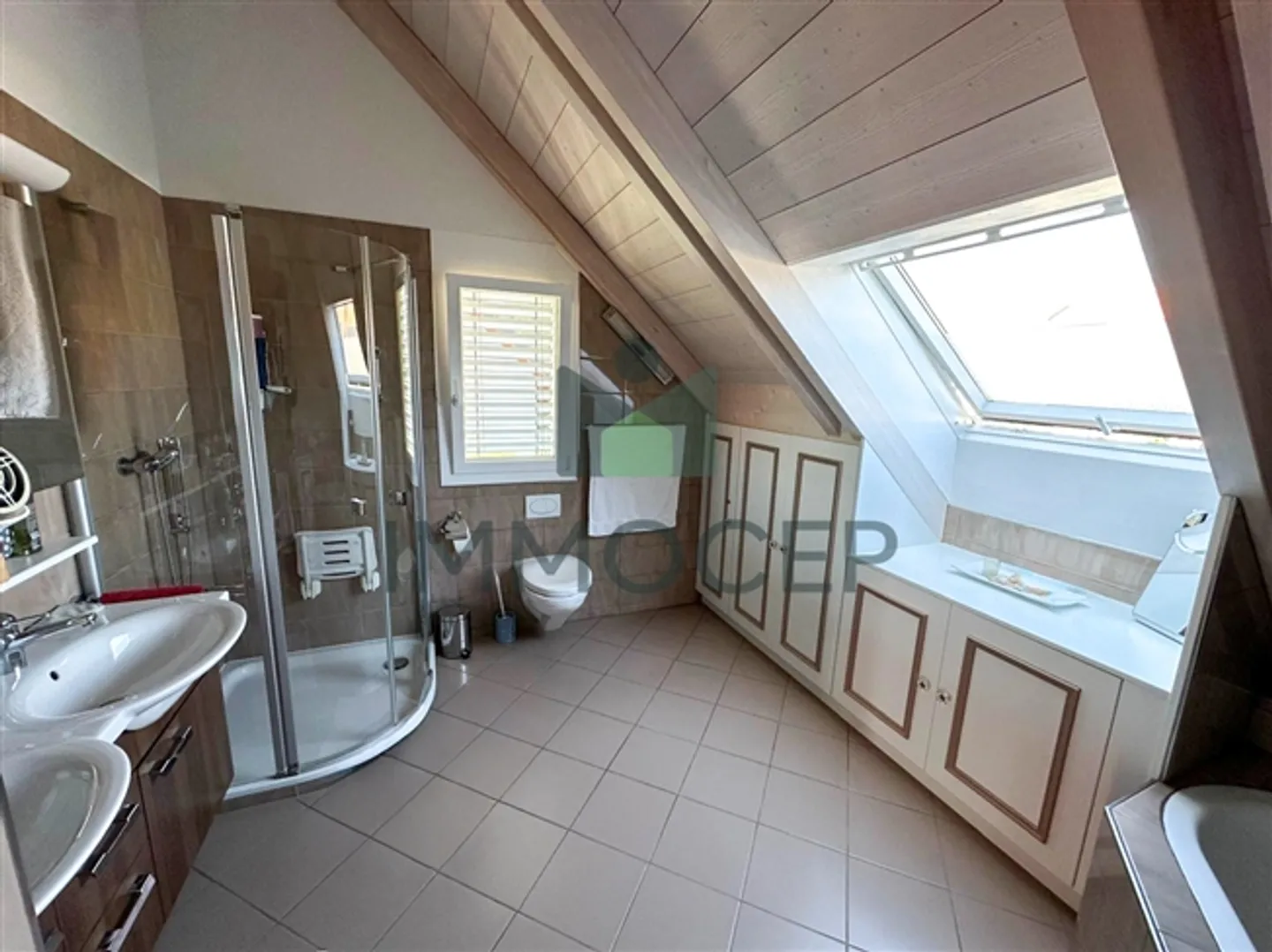 Esclusività bella casa unifamiliare di 6 stanze di 260m2 - Foto 8 di 12