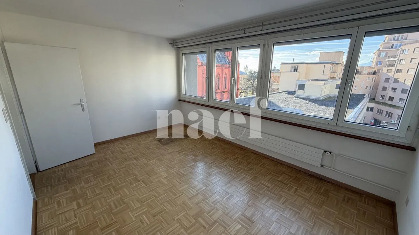 Apartment - Photo 2 of 6