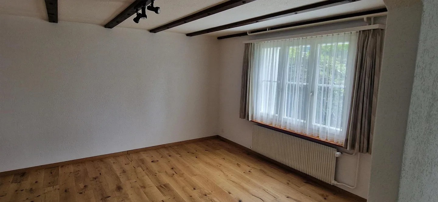 Appartamento 2,5 locali a Morgarten, recentemente ristrutturato, vicino alla fermata dell'autobus - Foto 2 di 4