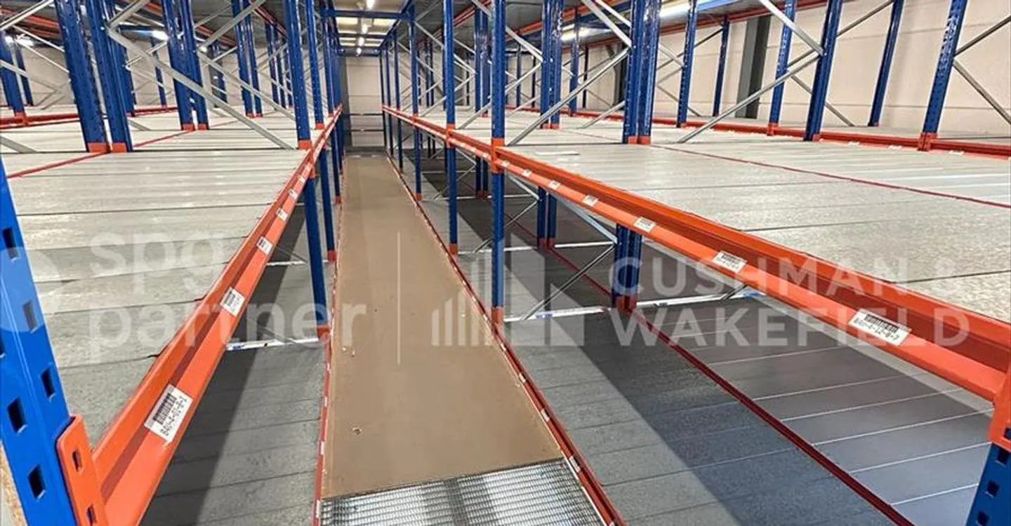 Office space for rent - Photo 3 of 6