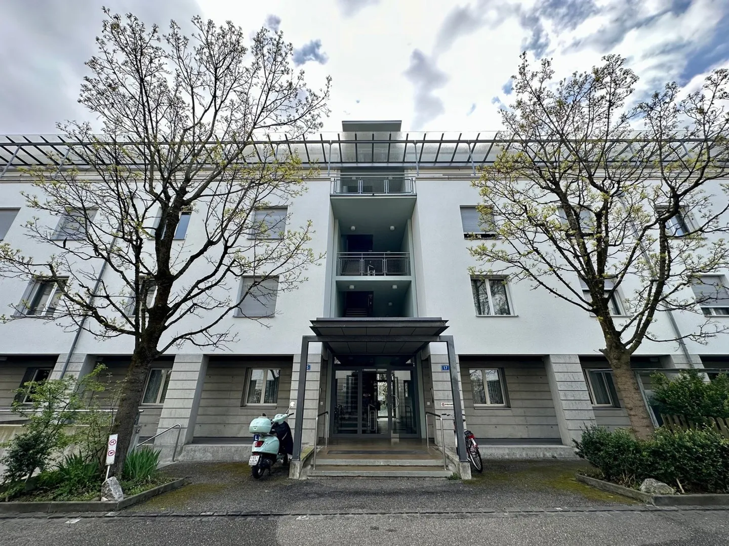 Appartement duplex attrayant de 4,5 pièces dans le quartier prisé de St. Johann - Photo 1 sur 12