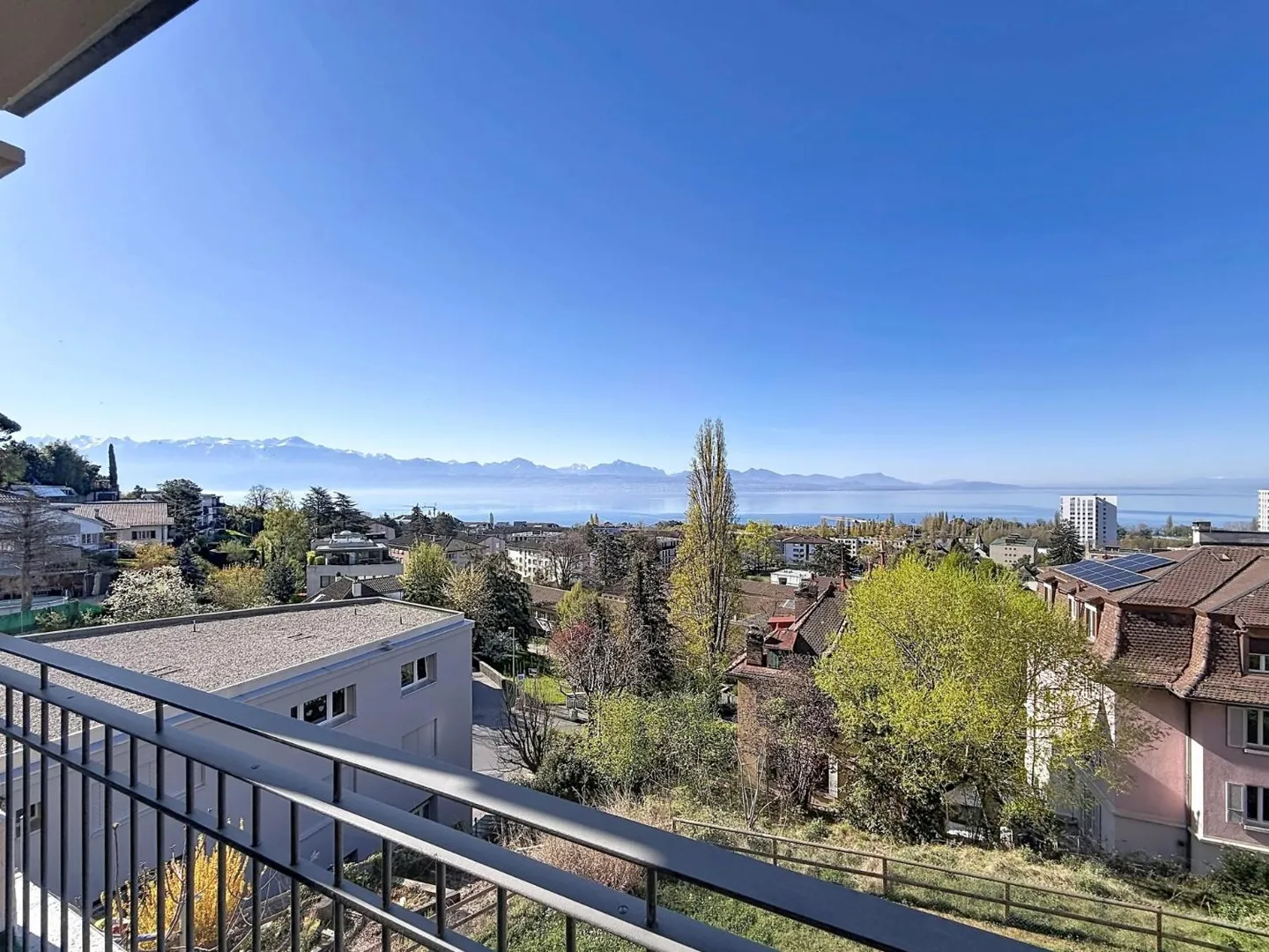 Appartement: Charme Ancien, Confort Neuf, Vue Lac - Photo 5 sur 13