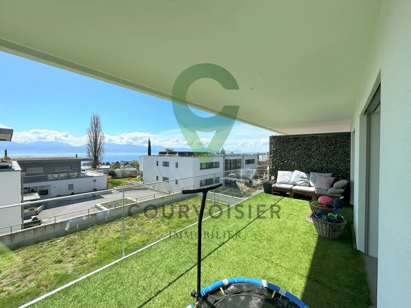 Stunning 4.5-room duplex with panoramic lake view - Photo 14 of 14