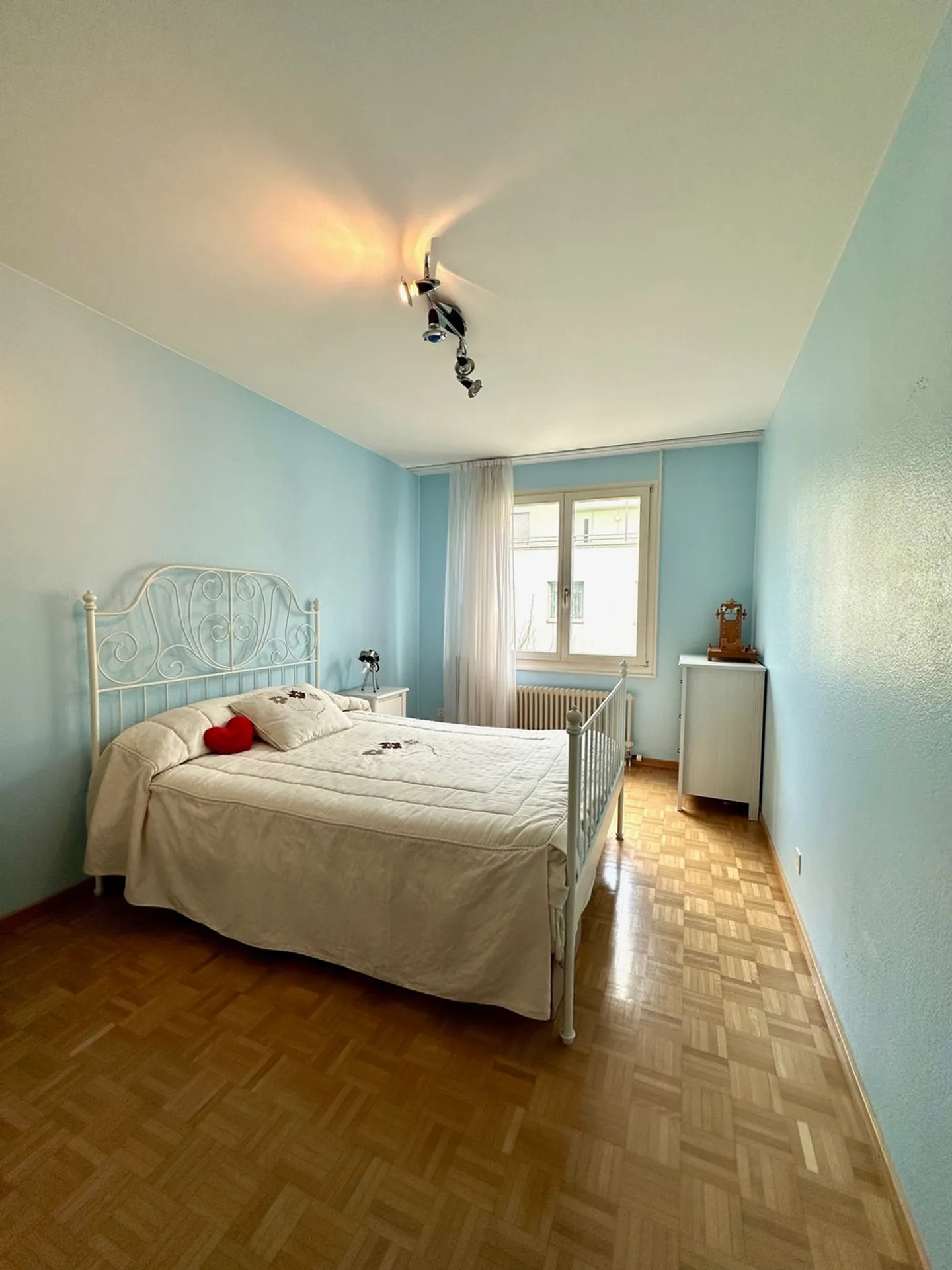 Appartement duplex attrayant de 4,5 pièces dans le quartier prisé de St. Johann - Photo 8 sur 12