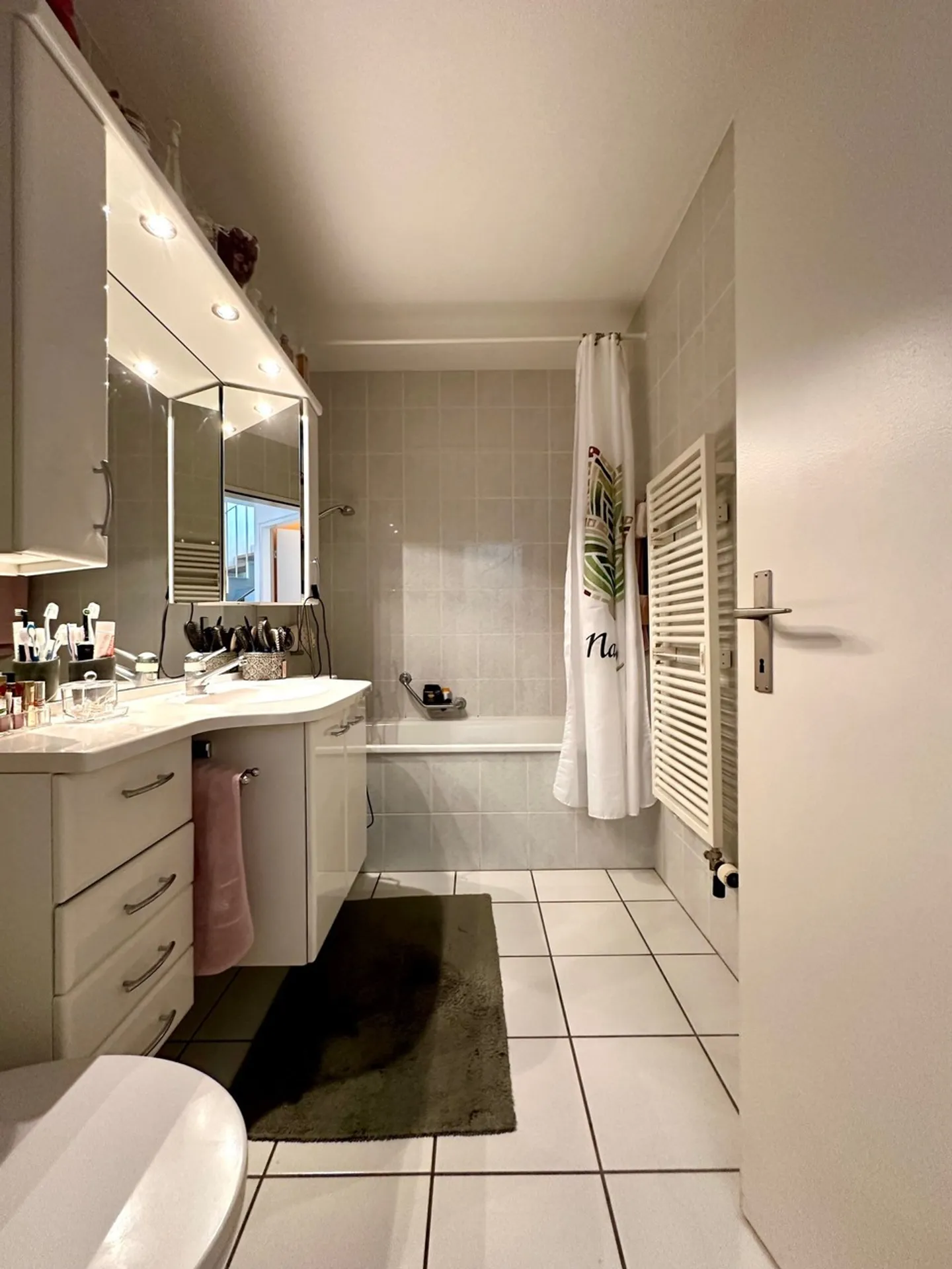 Appartement duplex attrayant de 4,5 pièces dans le quartier prisé de St. Johann - Photo 10 sur 12