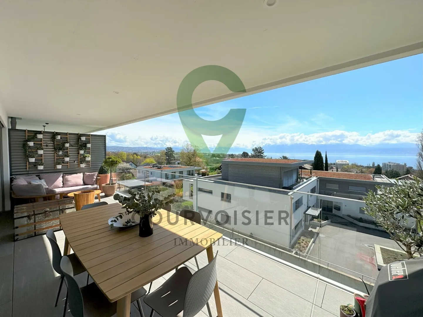 Stunning 4.5-room duplex with panoramic lake view - Photo 5 of 14