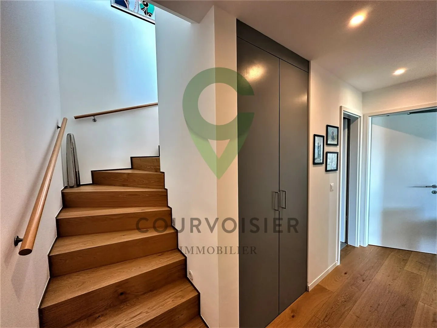 Stunning 4.5-room duplex with panoramic lake view - Photo 9 of 14