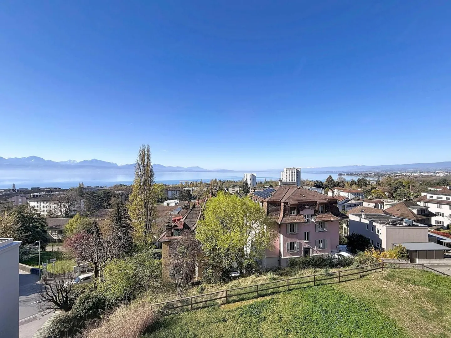 Appartement: Charme Ancien, Confort Neuf, Vue Lac - Photo 12 sur 13