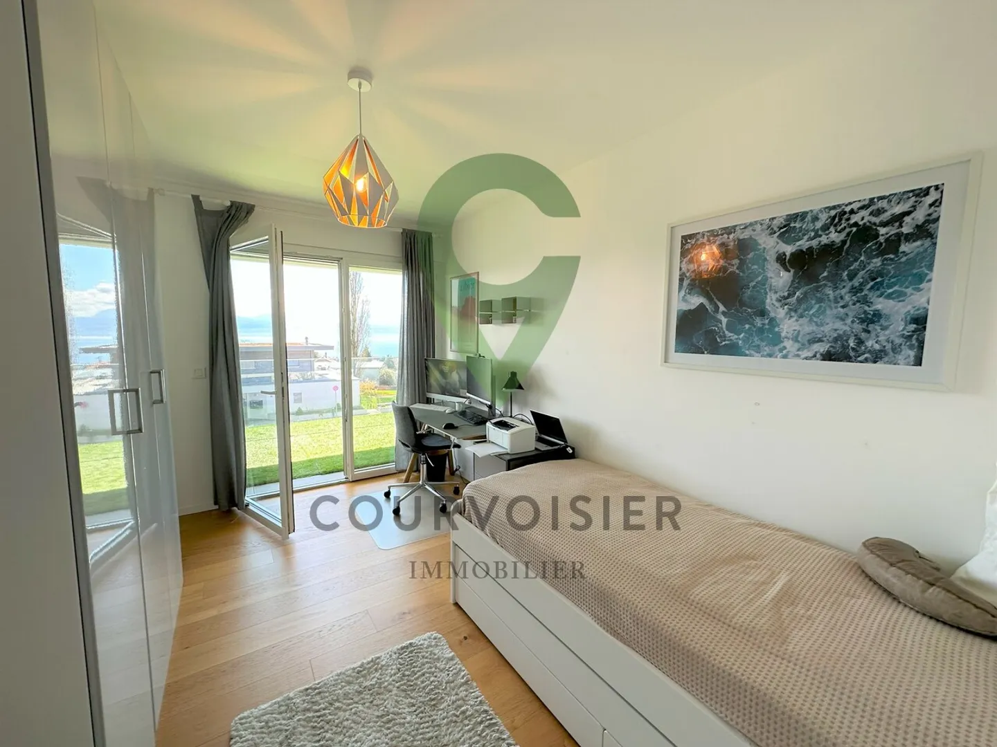 Stunning 4.5-room duplex with panoramic lake view - Photo 11 of 14