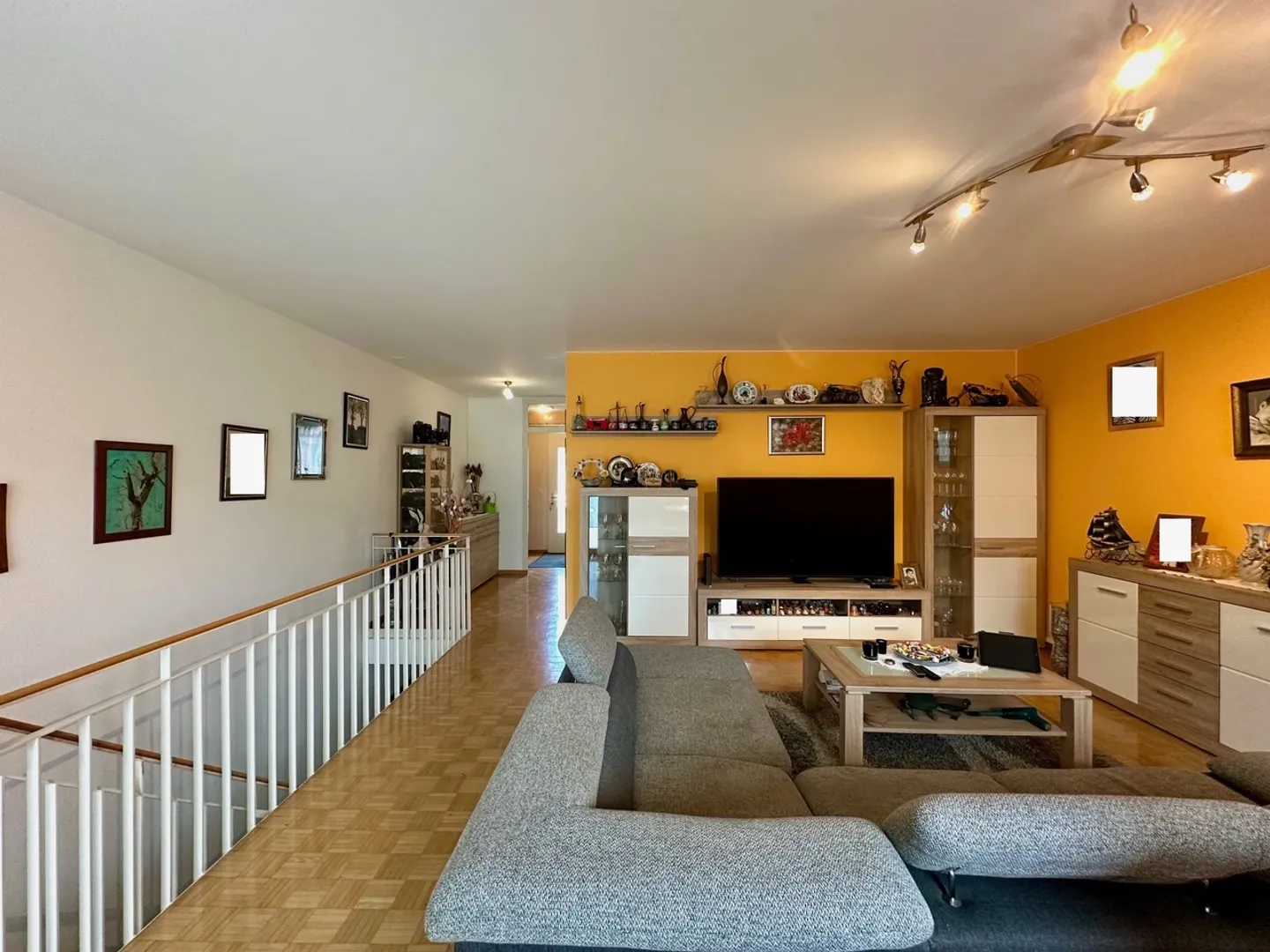 Appartement duplex attrayant de 4,5 pièces dans le quartier prisé de St. Johann - Photo 6 sur 12