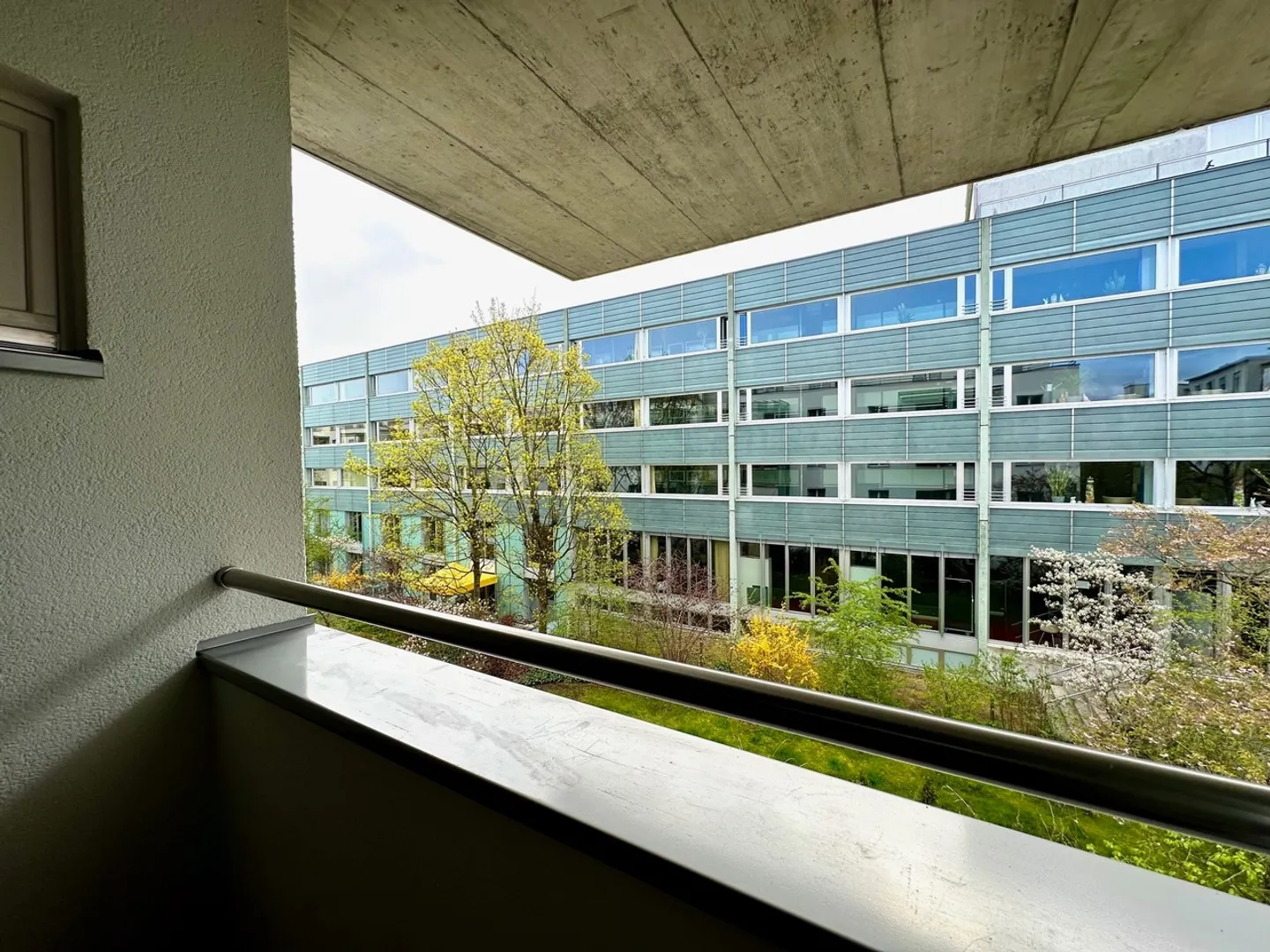 Appartement duplex attrayant de 4,5 pièces dans le quartier prisé de St. Johann - Photo 12 sur 12