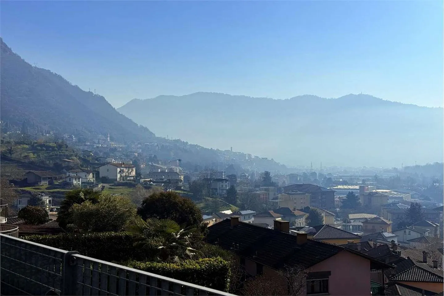 Ufficio luminoso e arredato in zona strategica - Photo 9 of 9