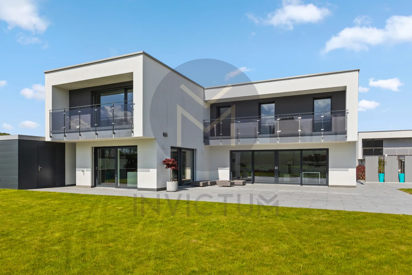 Exceptional contemporary villa with terrace and garden - Photo 1 of 22